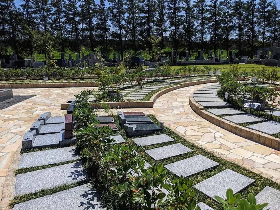 小室霊園(小室駅)の樹木葬