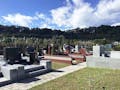 東京霊園 「欧州墓域」　ゆとりある洋型墓石が立ち並ぶ