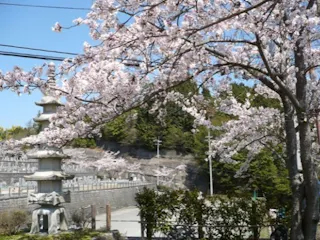 亀山霊苑