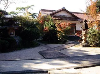 新奥ノ谷墓地