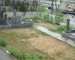 滝山墓地