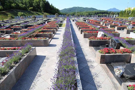 真駒内滝野霊園