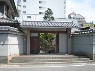 宝国寺墓地