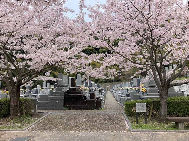 福岡市立 三日月山霊園