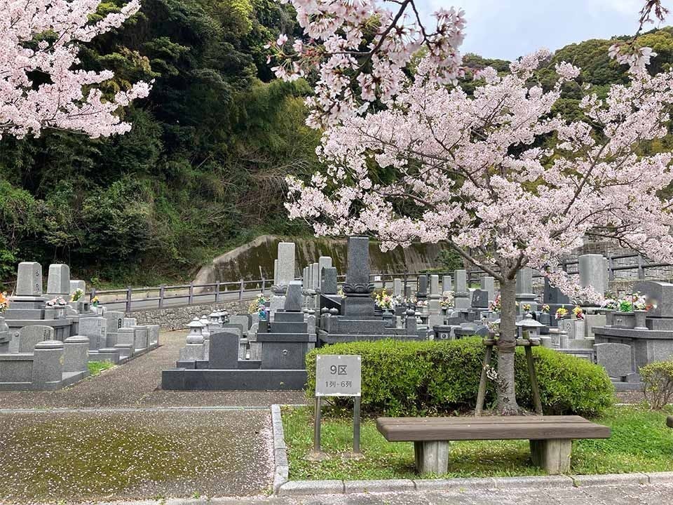 福岡市立 三日月山霊園