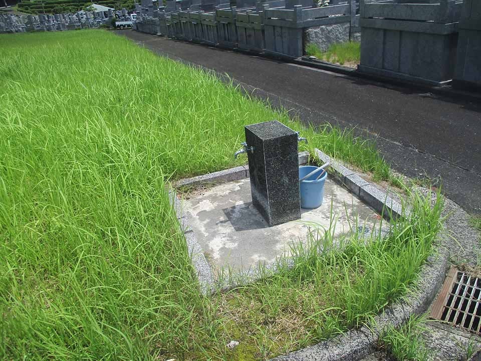 飯塚霊園 水場