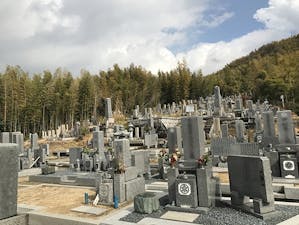 綺田墓地の画像