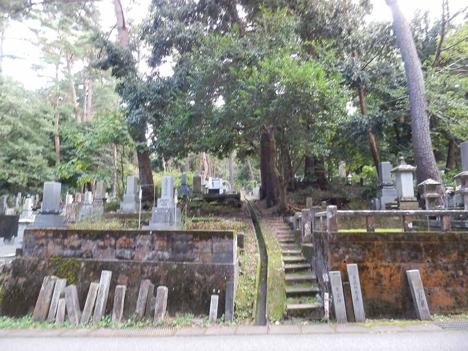金沢市営 野田山墓地