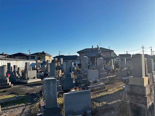 曲利区共同墓地