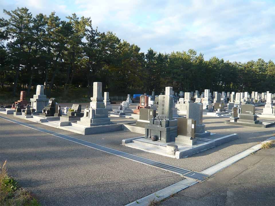 白山市営 湊墓地公苑