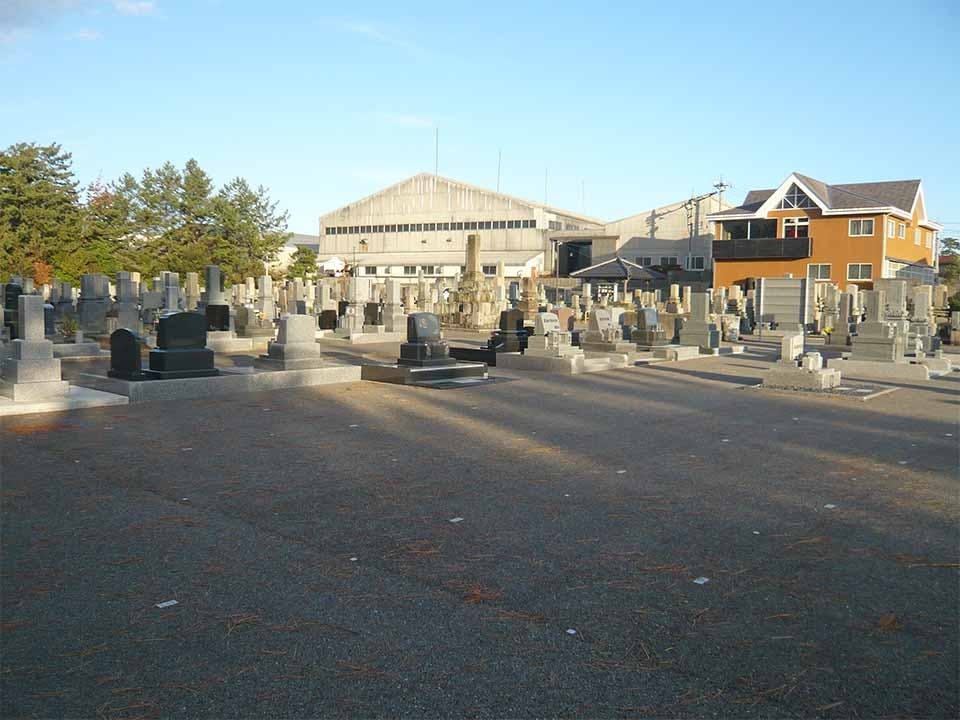 白山市営 湊墓地公苑