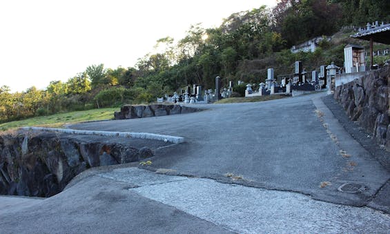 真蔵寺墓地