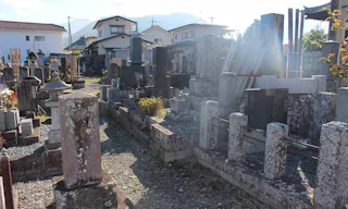 大英寺墓地