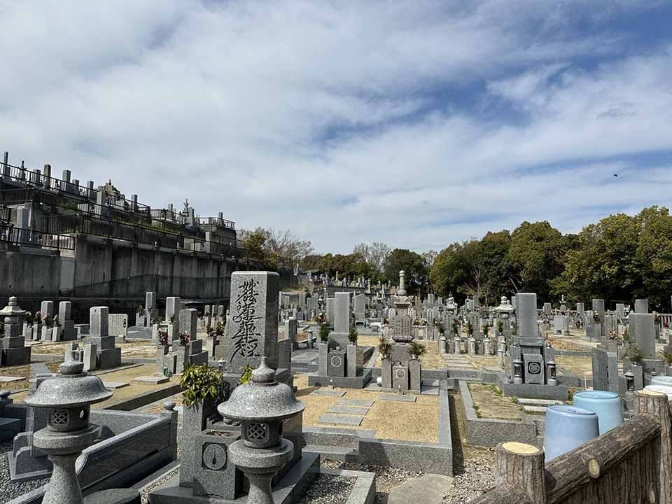 茶山台共同墓地(添尾共同墓地)