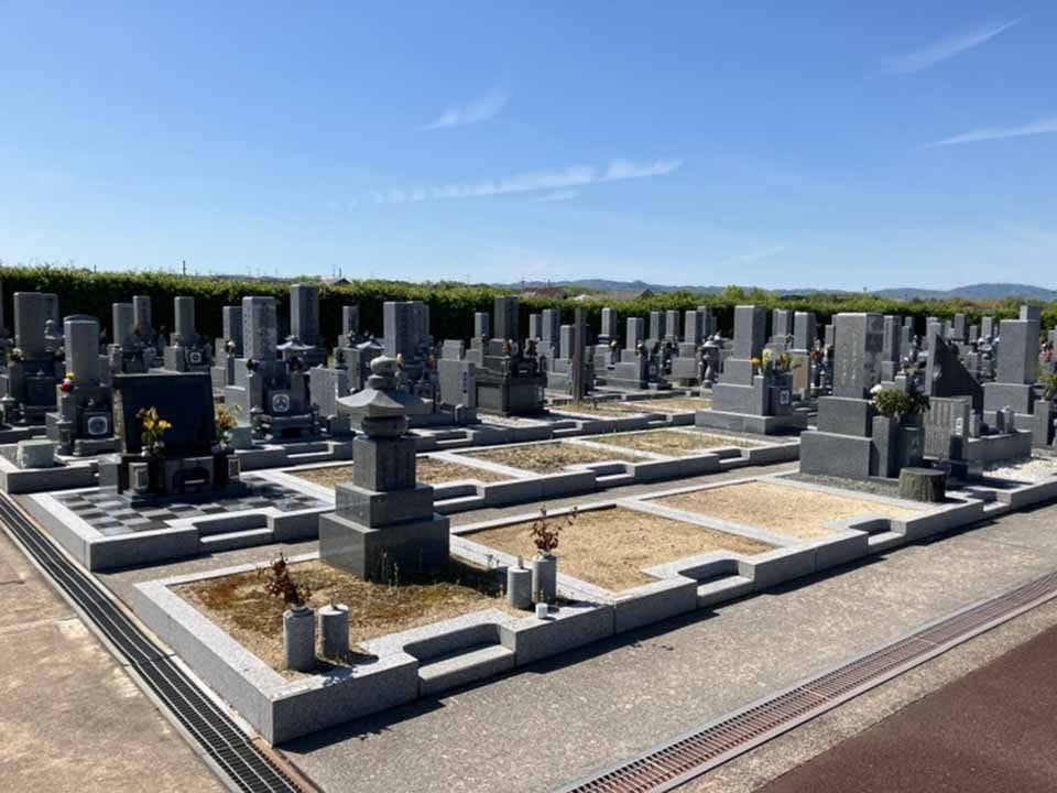 広陵町営 石塚霊園(広陵町)の費用・販売中区画・口コミ【いいお墓】