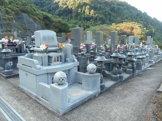 久留米中央霊園 樹木葬「悠久の苑」