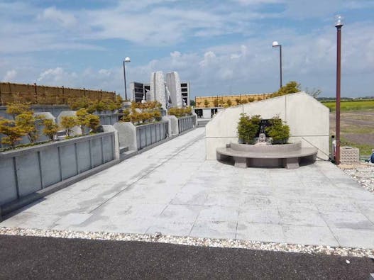 新津墓苑(盛岩寺)