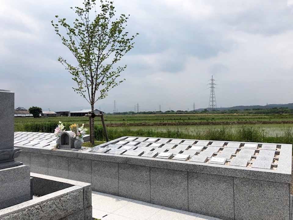 新津墓苑(盛岩寺)