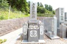 太子町営 太子メモリアルパーク（太子町立墓園） 和型墓石を2つ並べた建墓例