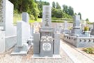 太子町営 太子メモリアルパーク（太子町立墓園） 和型墓石を2つ並べた建墓例