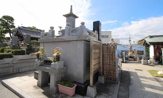 本高山 城立寺 (椿墓苑)