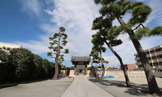 本高山 城立寺 (椿墓苑)