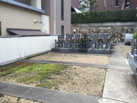 光明寺境内墓地の画像