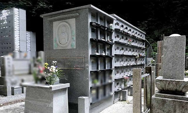 大本山南禅寺帰雲院 永代供養塔「ともし碑」