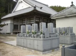 法照寺境内墓地