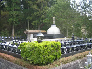 高野山 奥の院 永代供養墓「佛舎利宝塔」