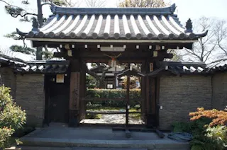 本源院墓地