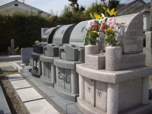 佛日寺境内墓地