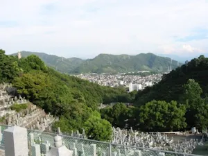 石手寺霊苑(松山市)の霊園・墓地