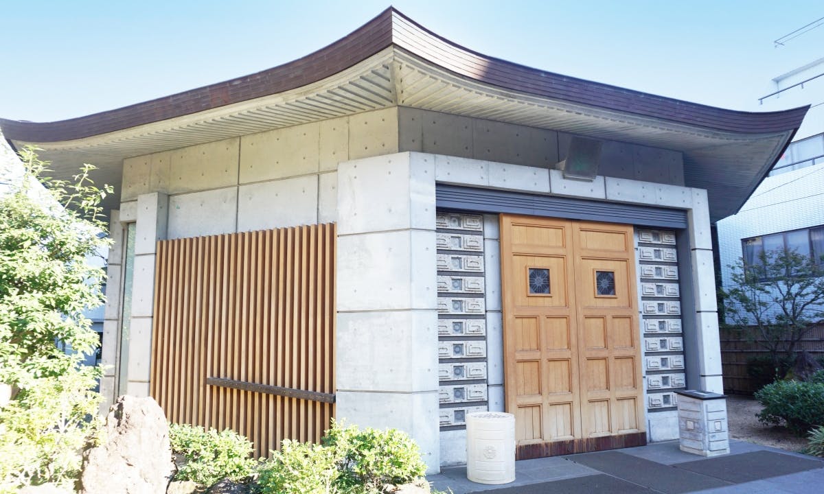 新宿琉璃殿（東京牛込琉璃殿） 納骨堂外観