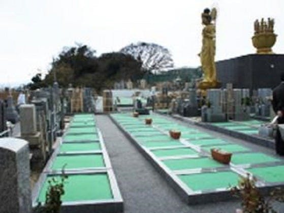 珊瑚寺墓地