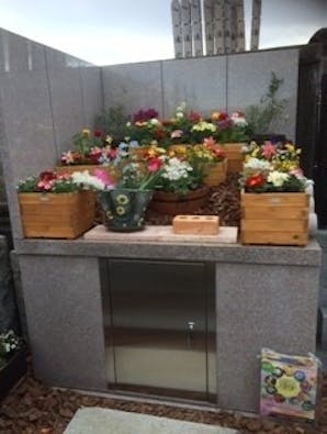 受用院 花壇型散骨墓 和(なごみ)