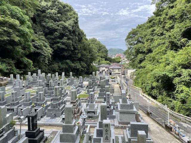 微妙寺 紅葉墓園
