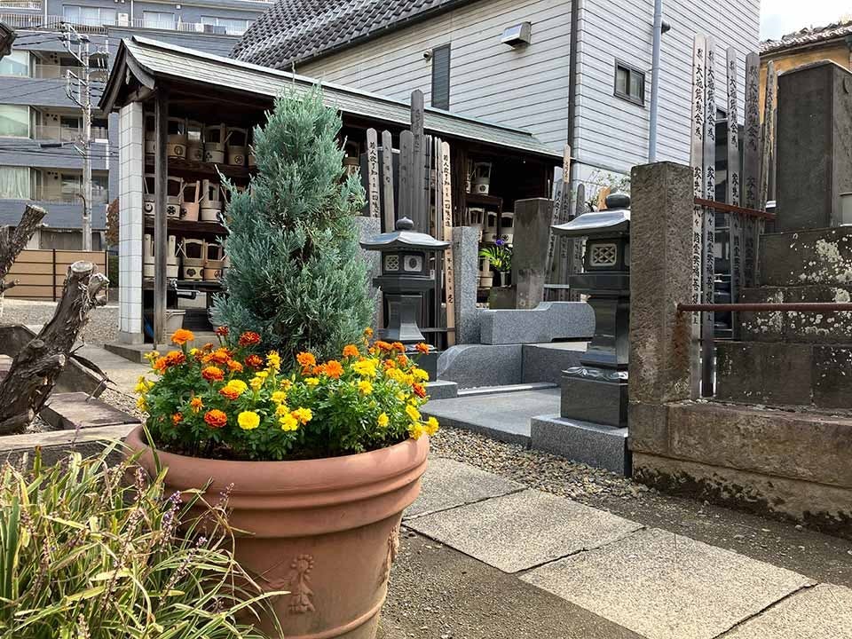 外苑こもれびの杜 樹木葬・永代供養墓 境内