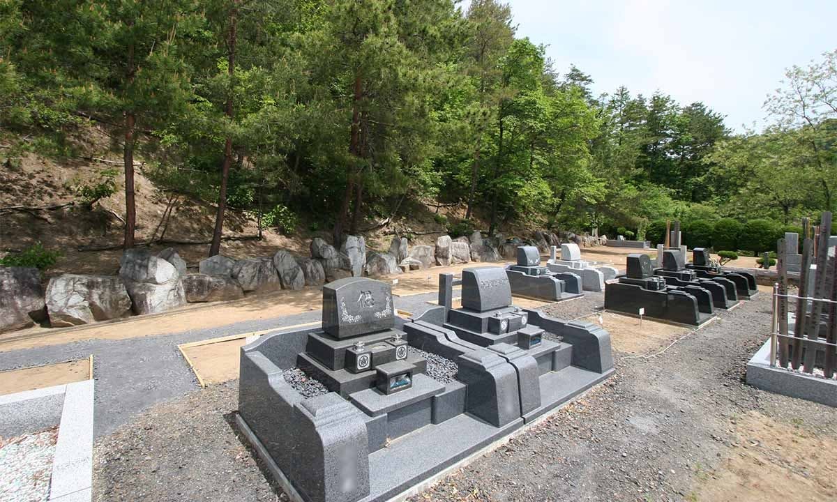 都留聖地霊園
