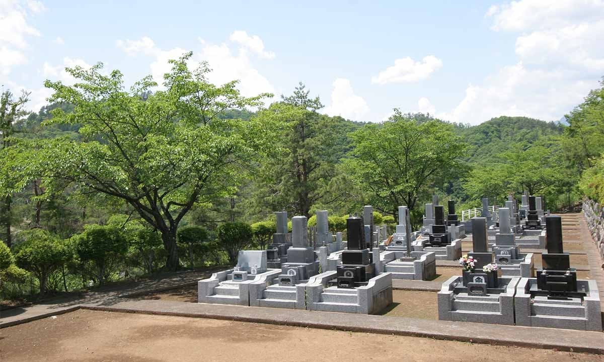都留聖地霊園