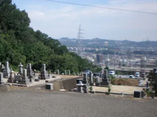 日吉台墓地