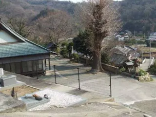 東方寺墓苑