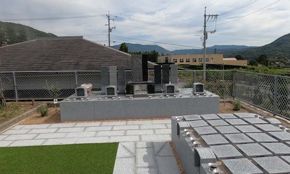 志和聖地霊苑 樹木葬・永代供養墓 さくらとオリーブ