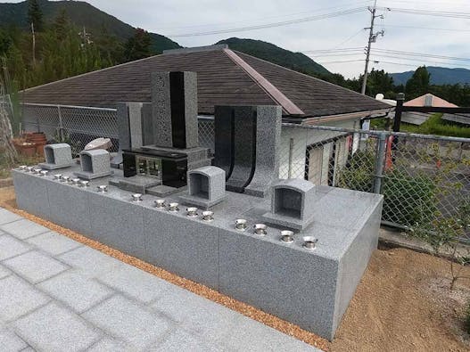 志和聖地霊苑 樹木葬・永代供養墓 さくらとオリーブ