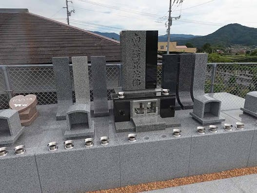 志和聖地霊苑 樹木葬・永代供養墓 さくらとオリーブ