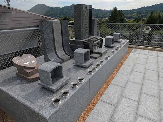 志和聖地霊苑 樹木葬・永代供養墓 さくらとオリーブ