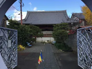 乾窓院墓地
