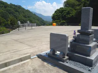 二河やすらぎ共同墓苑