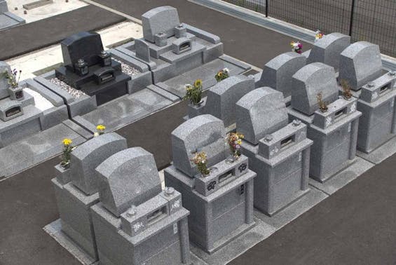 秋川霊園 ガラスの樹木葬