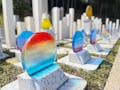 秋川霊園 ガラスの樹木葬 －ほのか－ガラス墓標は３色からお選びいただけます